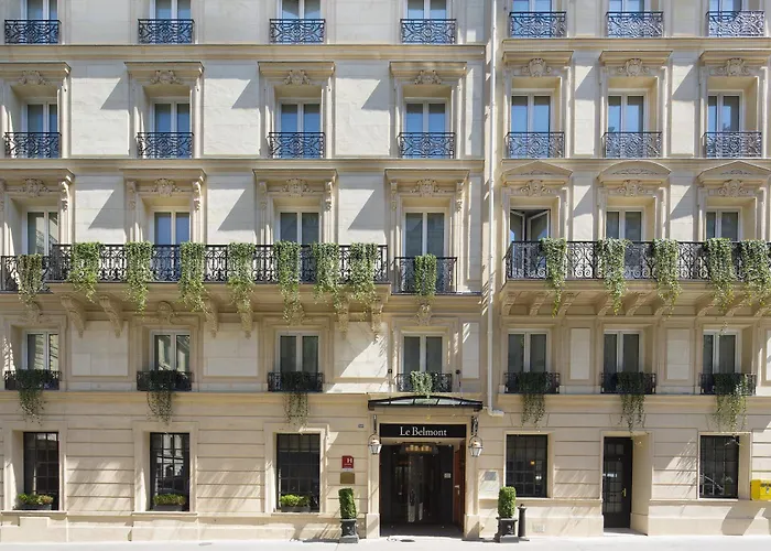 Dog friendly hotels Le Belmont Paris