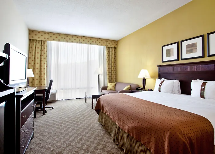 Cheap hotel: Holiday Inn Roanoke - Tanglewood Route 419 & I 581 By Ihg