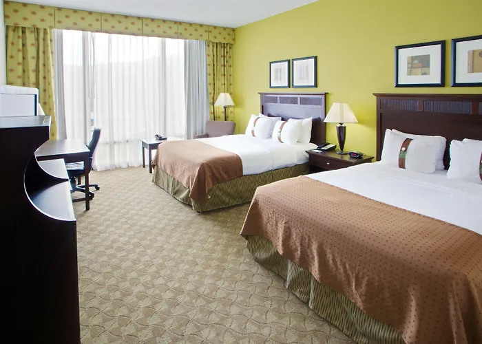 Cheap hotel: Holiday Inn Roanoke - Tanglewood Route 419 & I 581 By Ihg