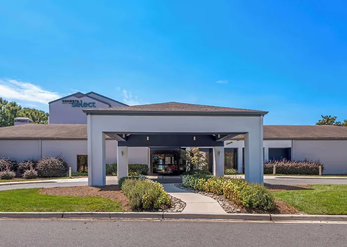 Hotel: Sonesta Select Charlotte University Research Park