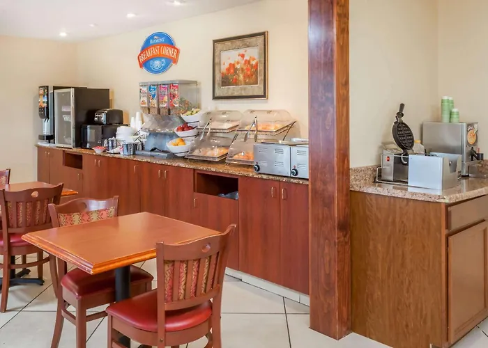 Baymont By Wyndham Peoria