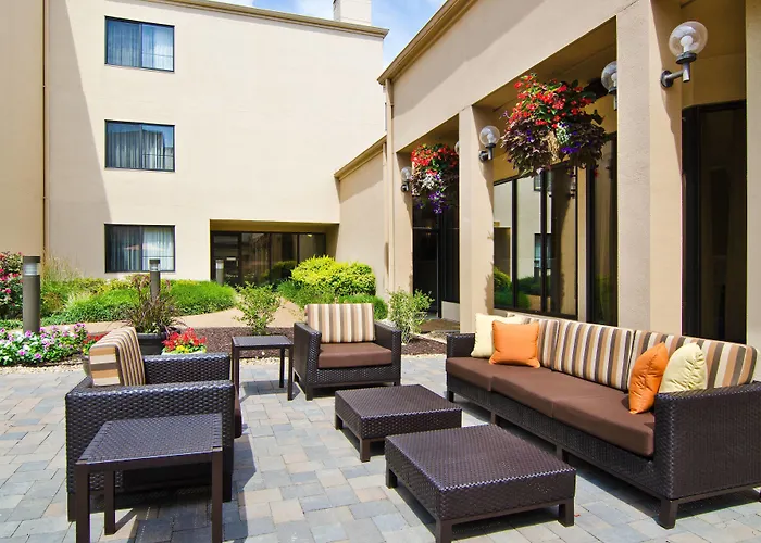 Courtyard St. Louis Westport Plaza