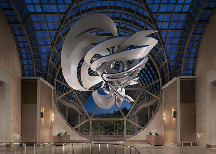 Luxury hotel only: The Ritz-Carlton, Millenia Singapore