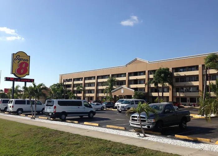 Super 8 By Wyndham Fort Myers