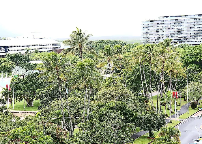 Cairns Aquarius