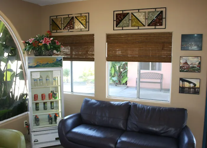 Bay Inn And Suites