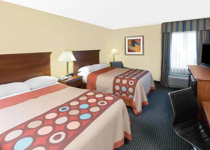 Super 8 By Wyndham Hattiesburg South