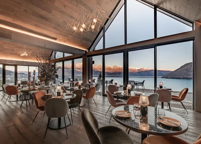 Romantic hotels Kamana Lakehouse