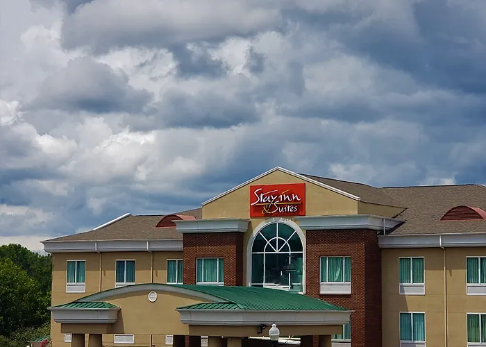 Baymont By Wyndham Montgomery South