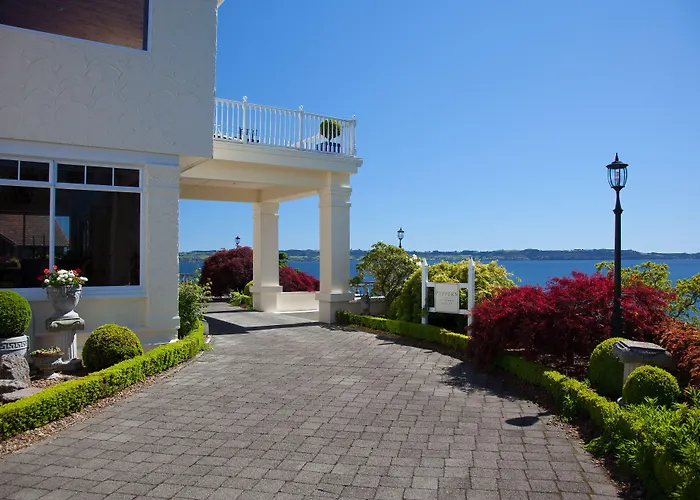 On The Point - Lake Rotorua