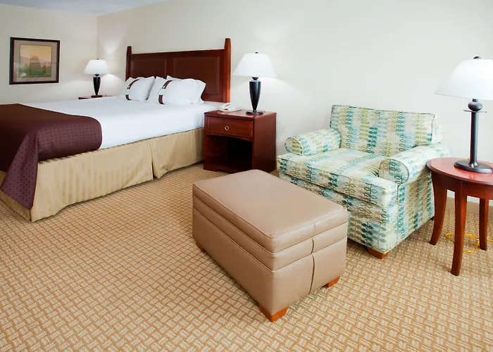Holiday Inn Express & Suites Downtown By Ihg