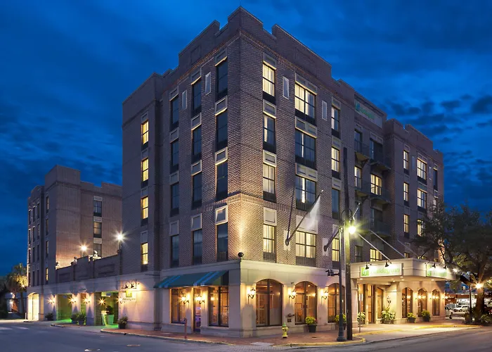 Resorts Guide Holiday Inn Savannah Historic District By Ihg