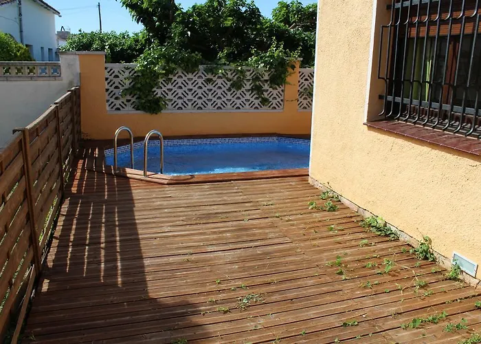 Villa con piscina: Casa Montgri