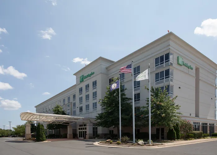 Pet Friendly hotel: Holiday Inn Winchester Southeast-Historic Gateway By Ihg