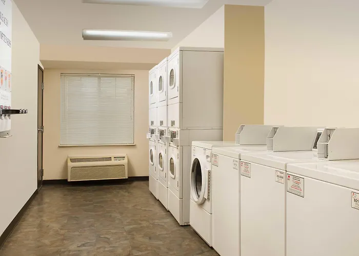 Woodspring Suites Evansville