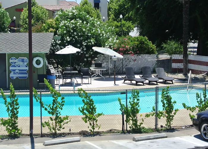 Vino Inn & Suites