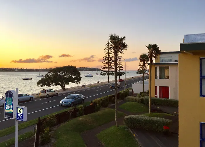 Resort: Bucklands Beach Waterfront Motel