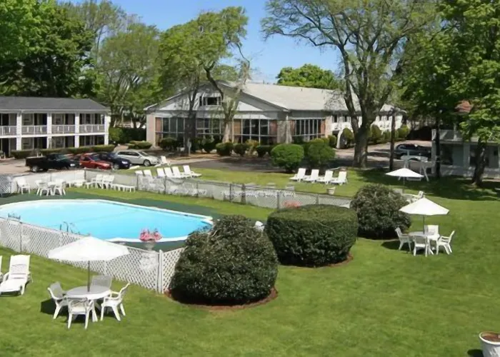 Shoreway Acres Inn & Cape Cod Lodging
