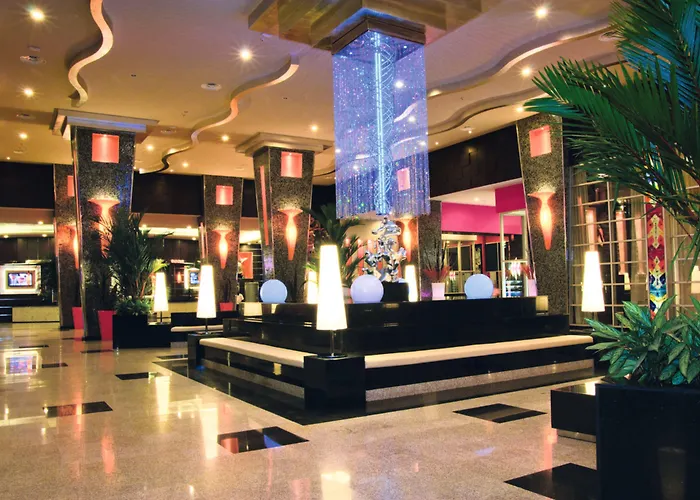 Hotels with pool Riu Plaza Panama