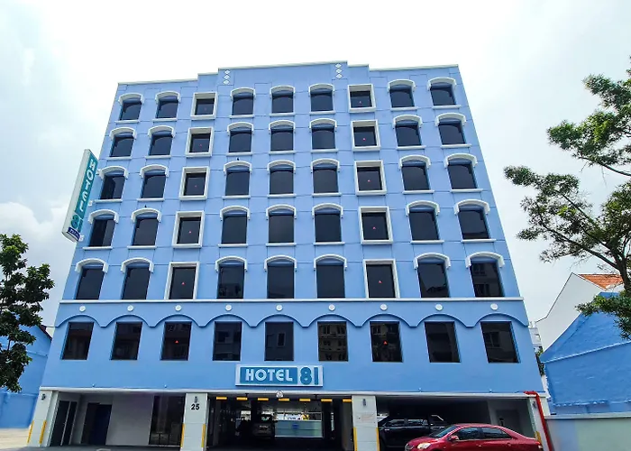 Hotel with view: Hotel 81 Palace - Newly Renovated