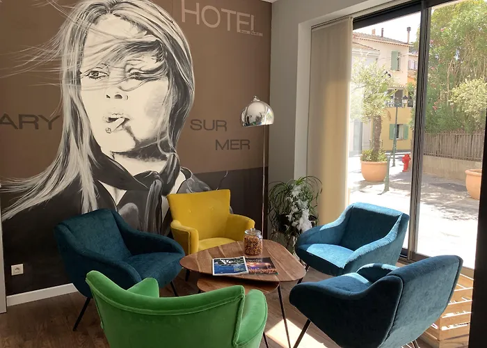 Holidays & Work Hotel