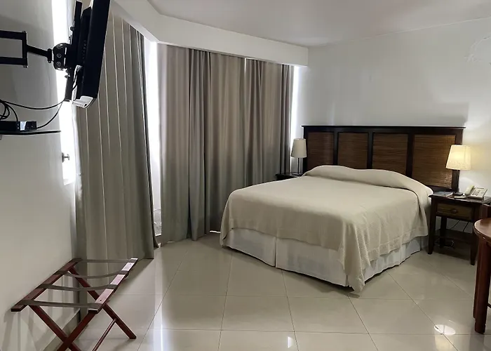 Aparta Hotel Plaza del Sol