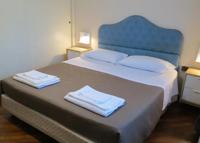 Hotel 3 stelle: CASA BATTISTI MESSINA Guest House in centro città, ideale per FAMIGLIE o GRUPPI