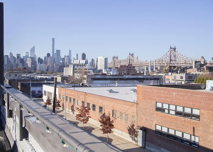 Lodge: The Local Ny Hostel