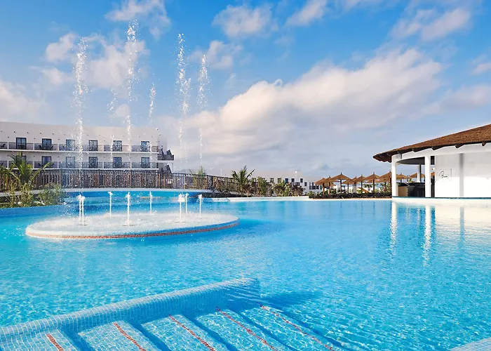 Jacuzzi-Hotel: Melia Dunas Beach Resort & Spa