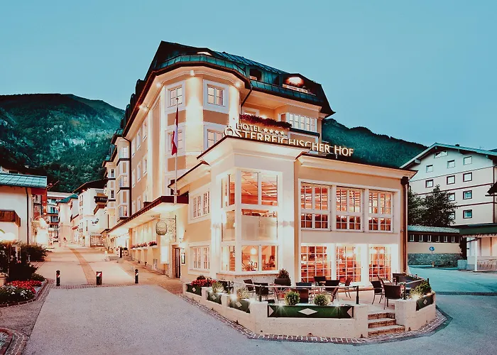 Familienhotel: Österreichischer Hof-im Bademantel direkt in die Alpentherme