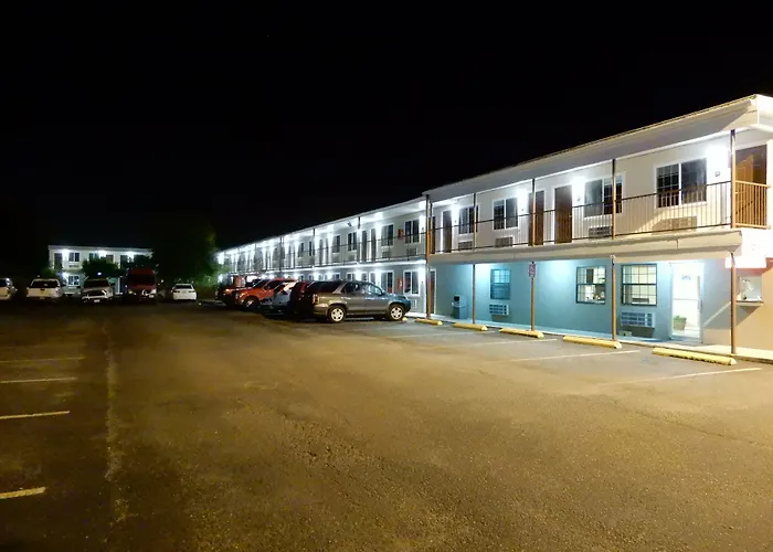 Luxury hotel only: Siesta Inn Mcallen
