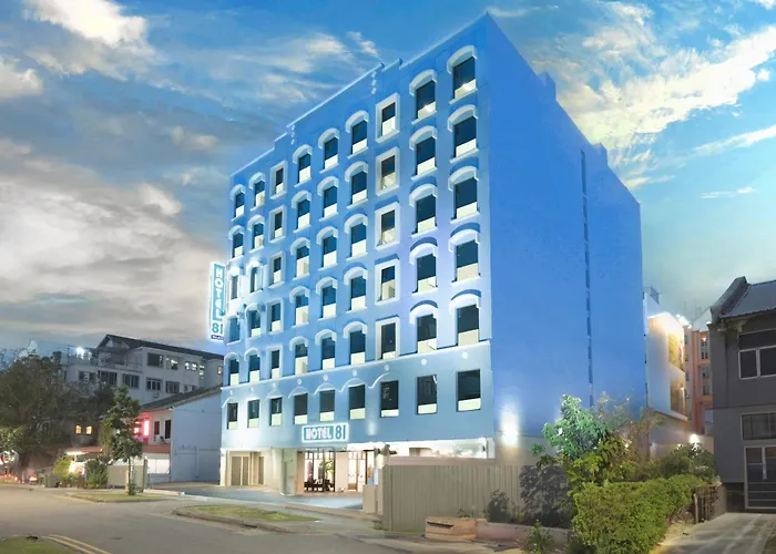 Hotel with view: Hotel 81 Palace - Newly Renovated