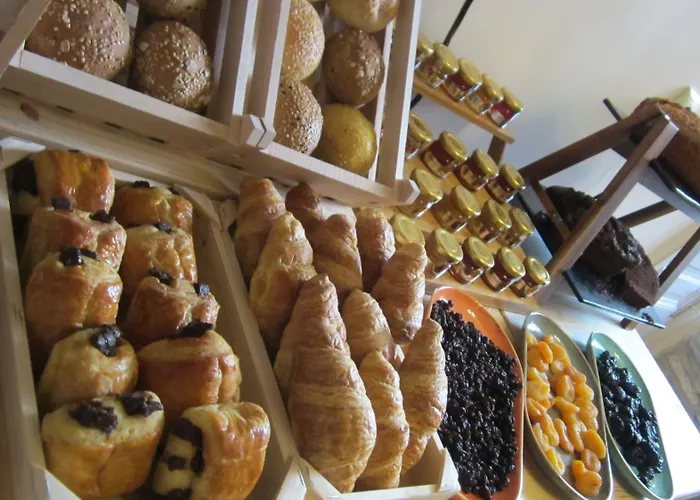 Guest house: Palladian Home