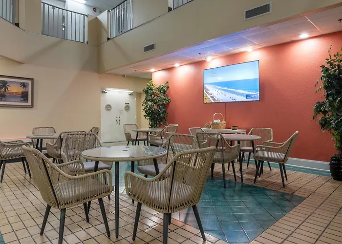 Hotel with pool: Palace Resort