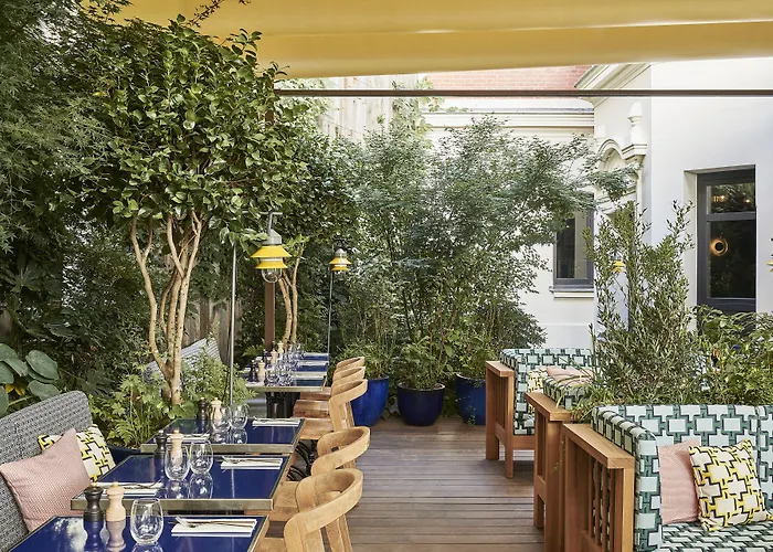 In Luxury hotels Le Ballu