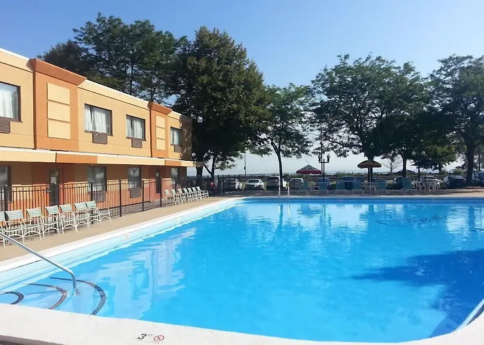 Chicago Lake Shore Hotel