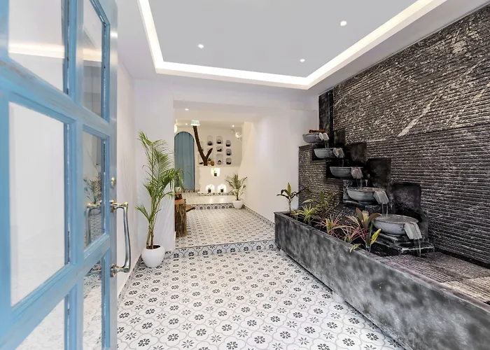 Hotels With Four Stars Moustache Udaipur Luxuria