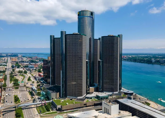 Romantic hotel: Detroit Marriott At The Renaissance Center