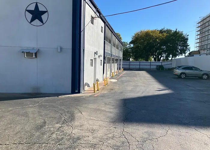 All Motels Budget Host Inn