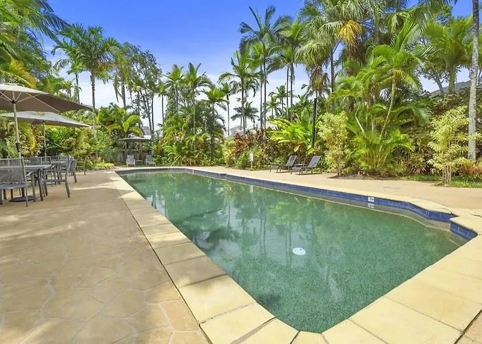 Family Hotel: The Villas Palm Cove-Private Pool In Each Villa