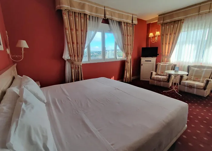 Hotel Leonor Mirón
