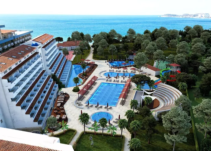  Batihan Beach & Spa