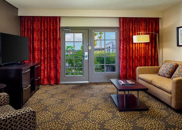 Holiday Inn And Suites Phoenix Airport North By Ihg