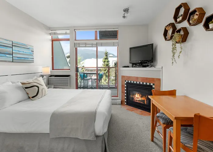 Villa: Alpenglow Lodge By Mva