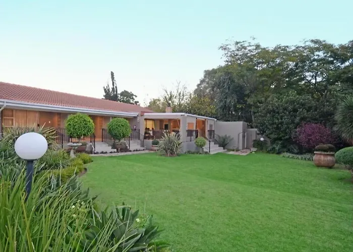 Oaklands Inn And Conference Centre