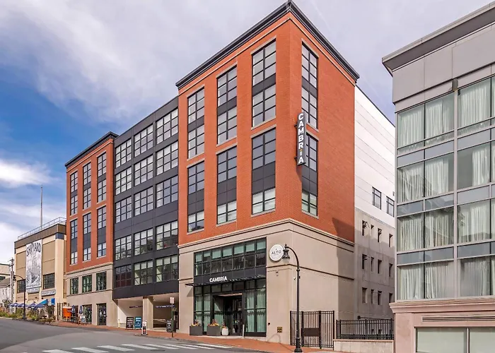Cambria Portland Downtown Old Port