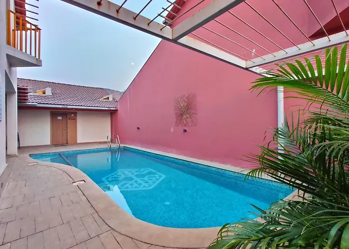 Hotel with view: Touchwood Bliss Resort - Igatpuri