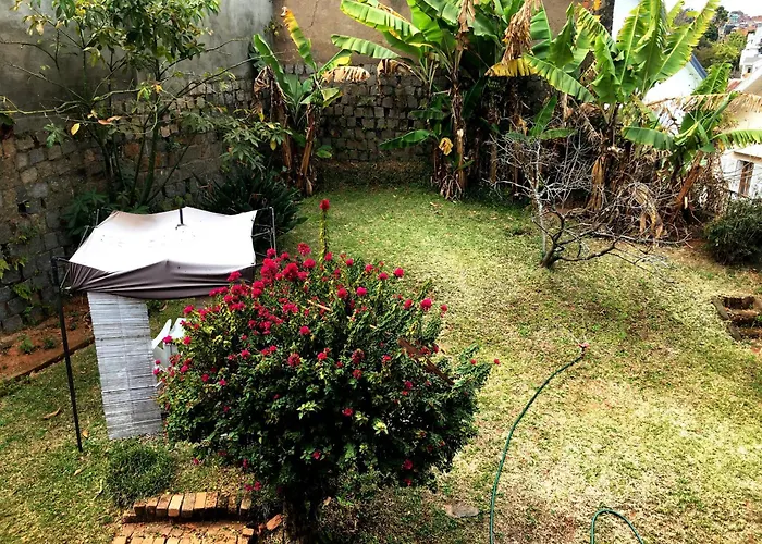 Le Fumoir Guest House Familiale