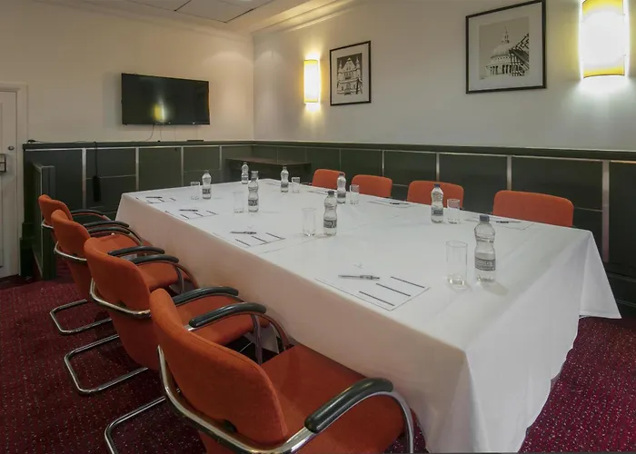  Crown London , Cricklewood North West London, Worldhotels Distinctive