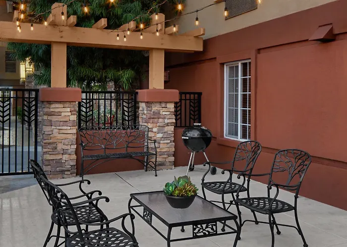 Larkspur Landing Extended Stay Suites